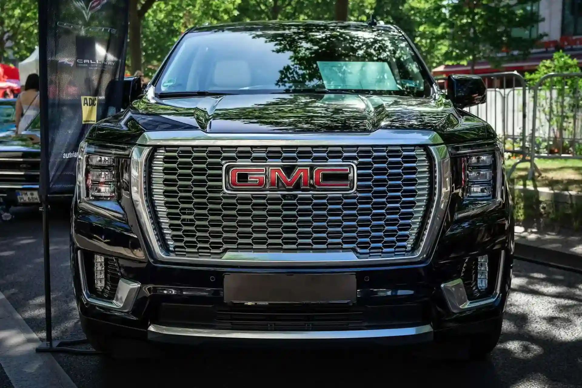 American Car Service NJ Black GMC Yukon XL SUV for American Car Service NJ luxury transportation.
